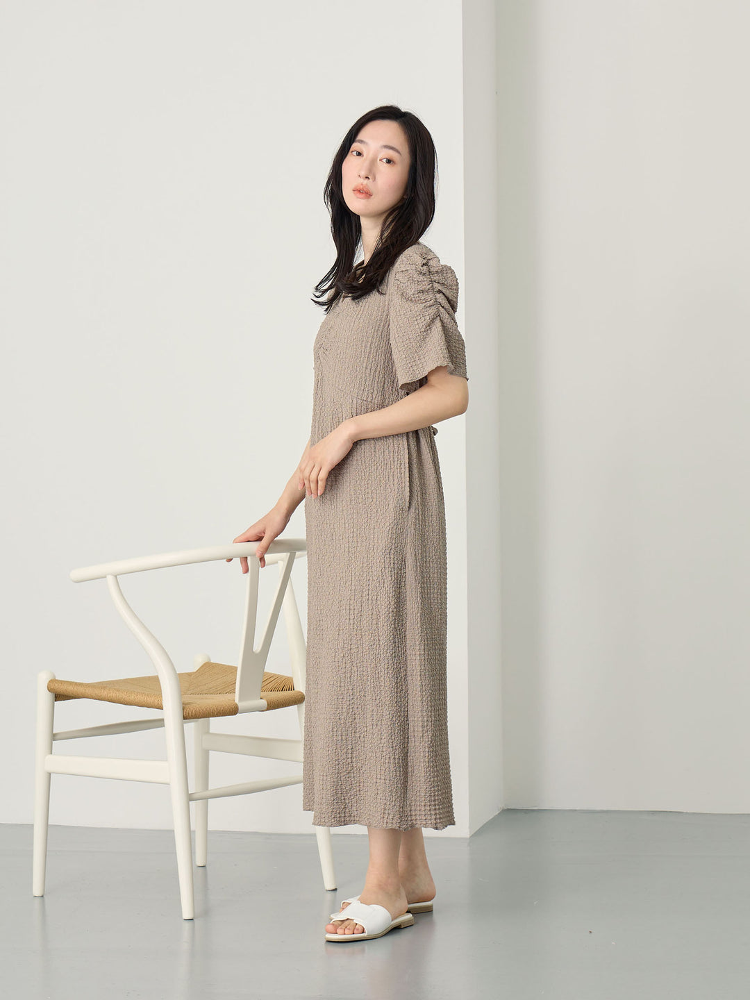 [Maternity/nursing clothes] Power shoulder I-line dress Gray