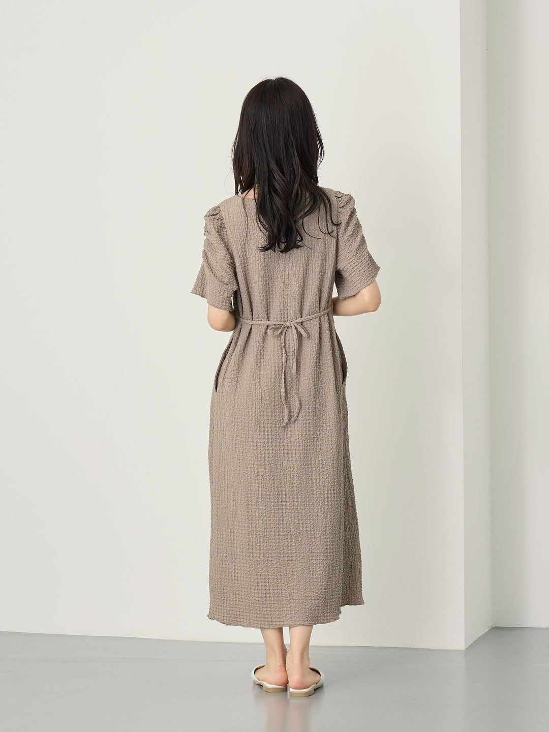 [Maternity/nursing clothes] Power shoulder I-line dress Gray