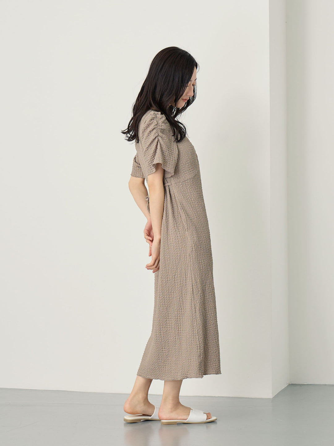 [Maternity/nursing clothes] Power shoulder I-line dress Gray