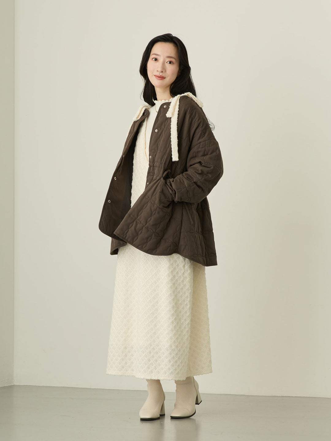 [Can be used for maternity and postpartum] Original quilted outerwear with ducker, Charcoal