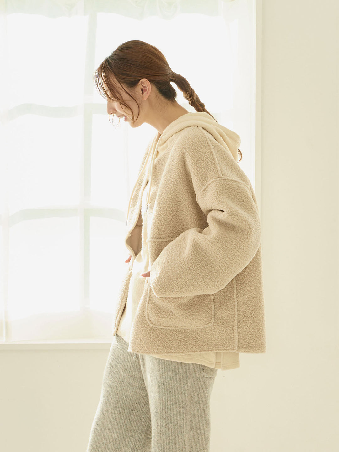 【マタニティ・産後】リバーシブルボアダッカー付きジャケット Beige