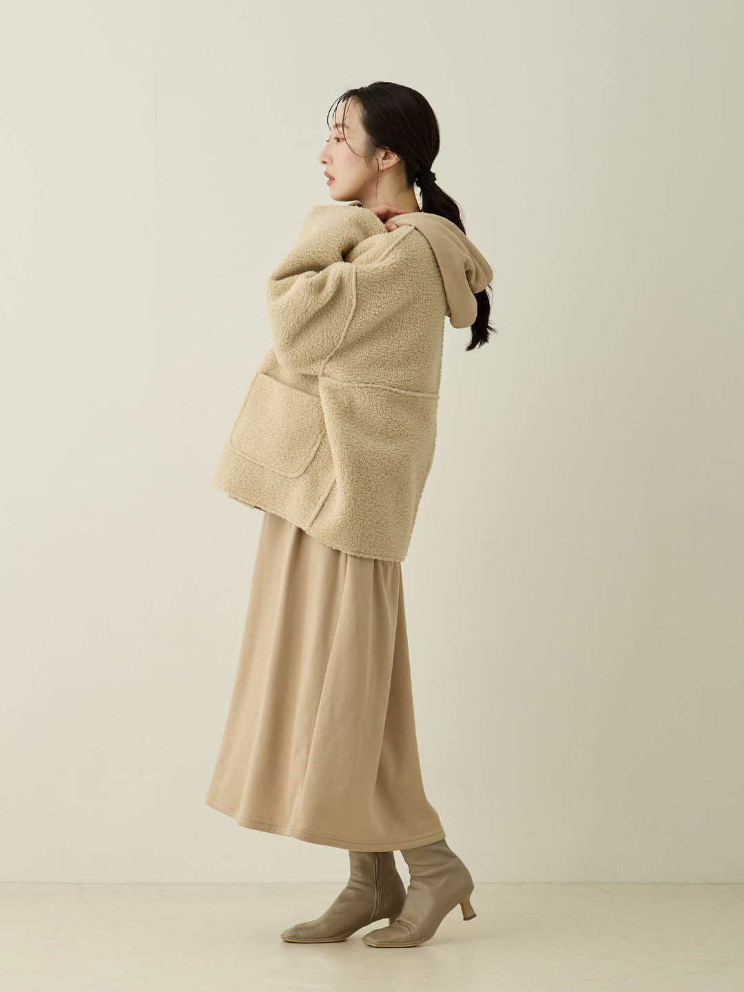 【マタニティ・産後】リバーシブルボアダッカー付きジャケット Beige