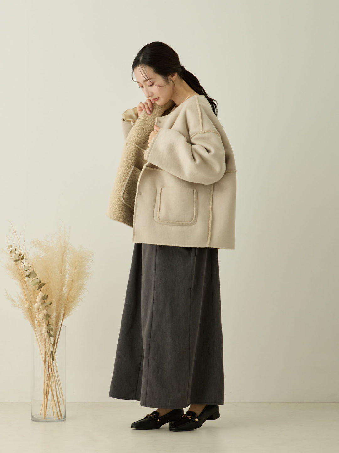 【マタニティ・産後】リバーシブルボアダッカー付きジャケット Beige