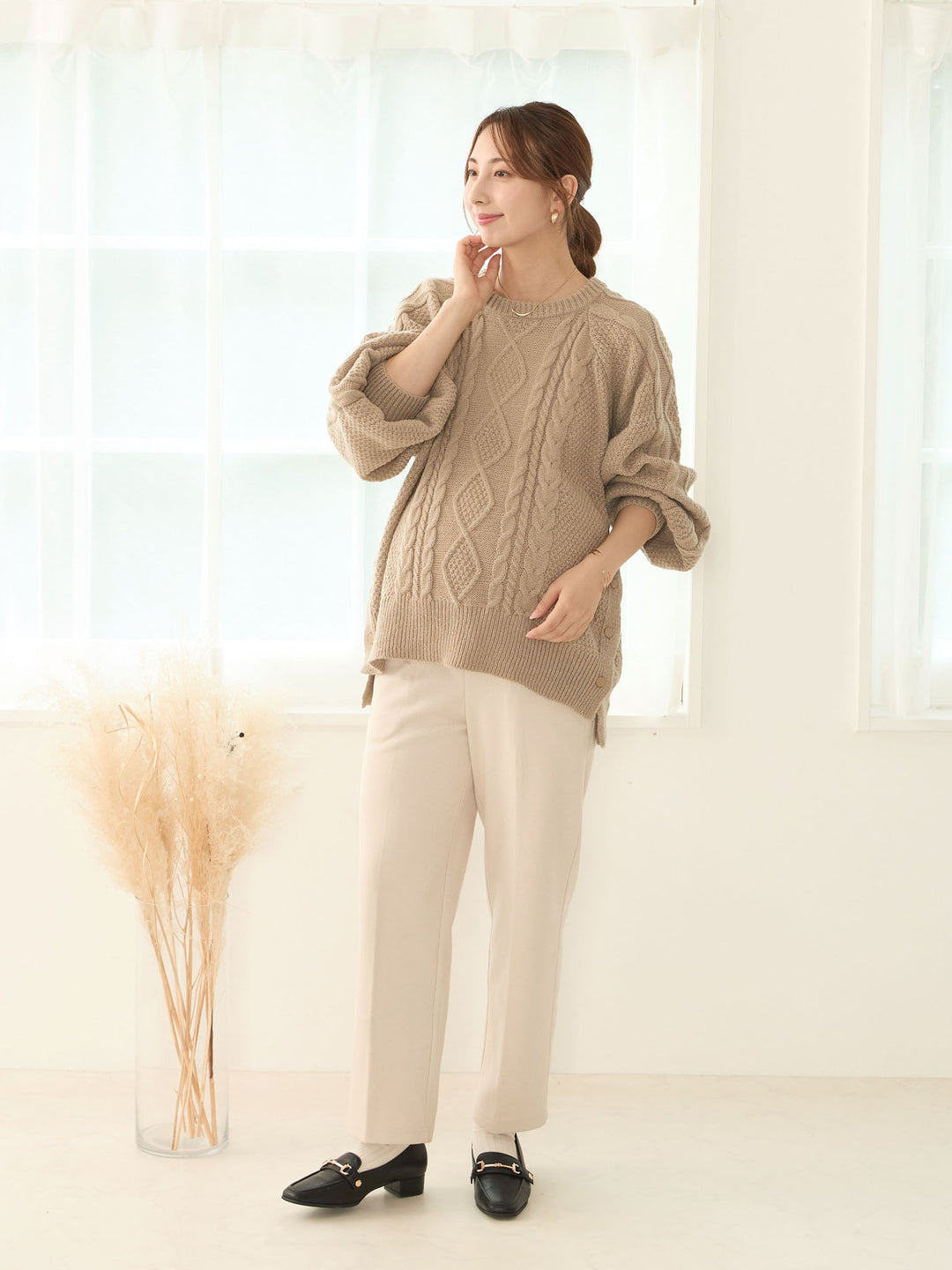 [Maternity/Postpartum] Brushed beautiful leg maternity pants Beige