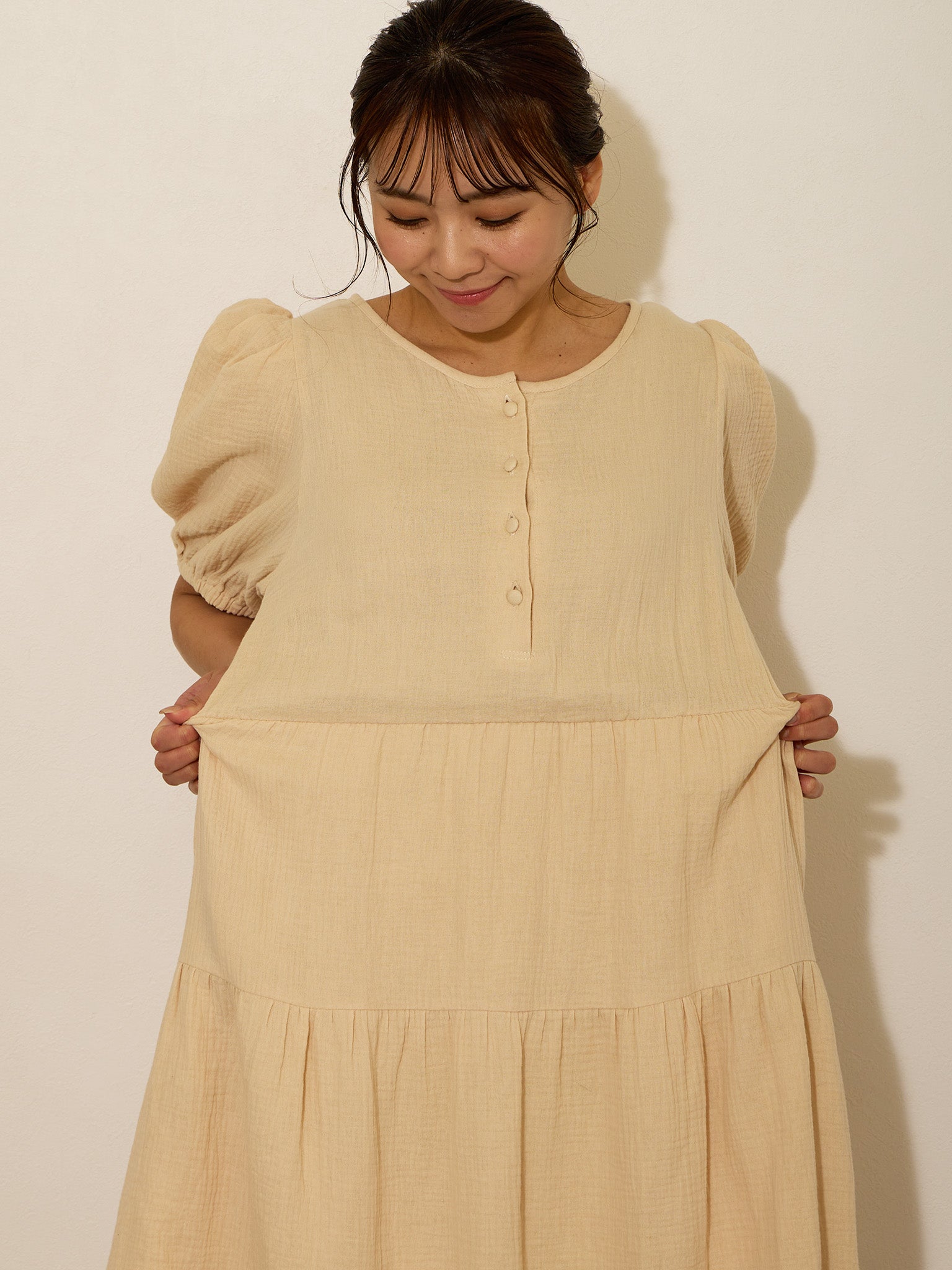 マタニティ・授乳服】ダブルガーゼ ティアード ワンピース Light Beige